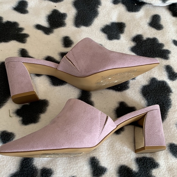NWOT lavender faux su de slides - Picture 3 of 7